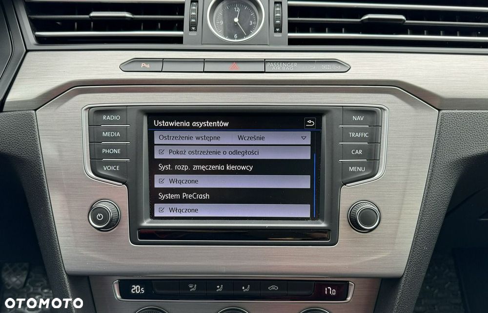 Volkswagen Passat 2.0 TDI (BlueMotion Technology) Comfortline - 31