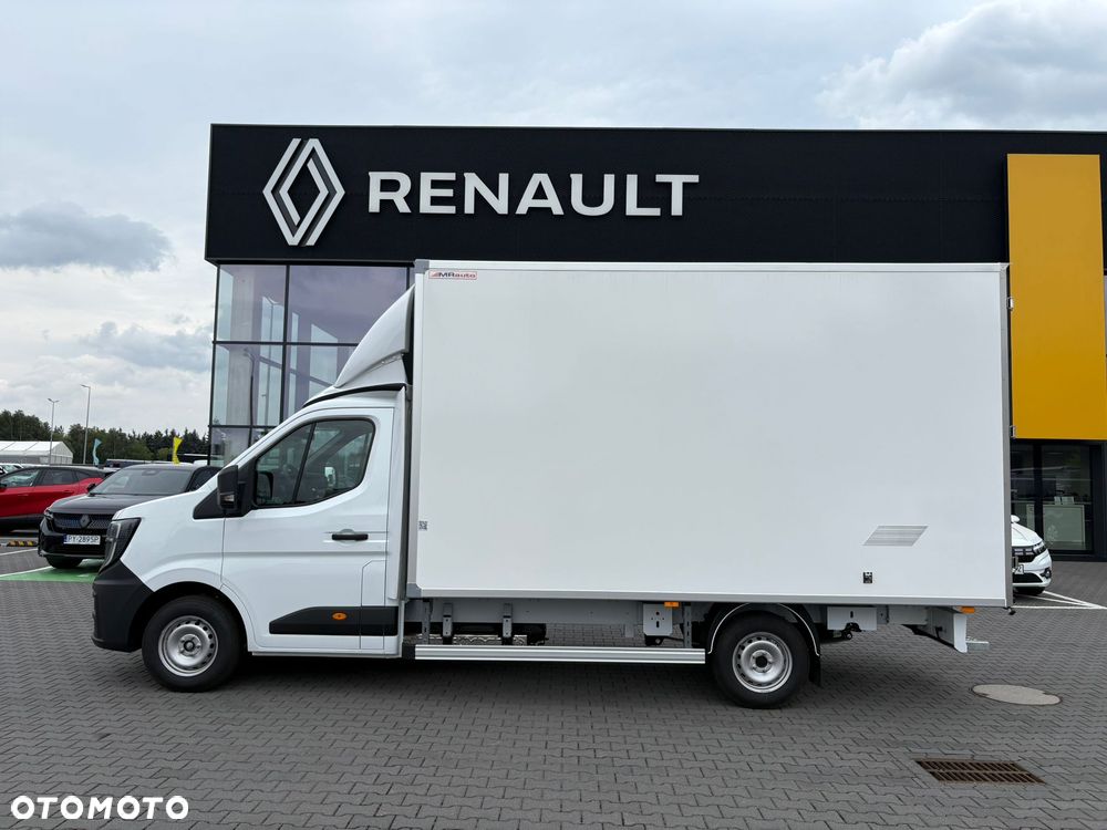 Renault nowy Master kontener 8 EP - 13