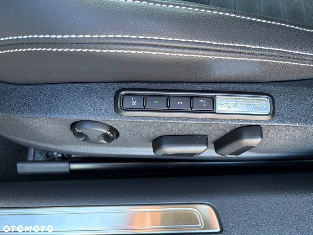Volkswagen Passat 2.0 TDI EVO Elegance DSG - 18