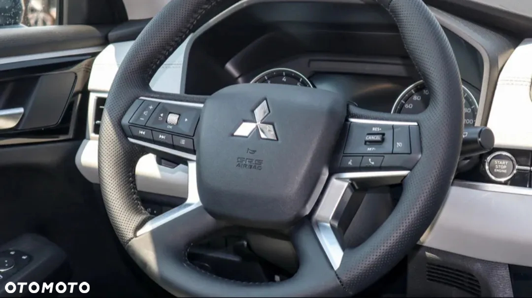 Mitsubishi Outlander - 9