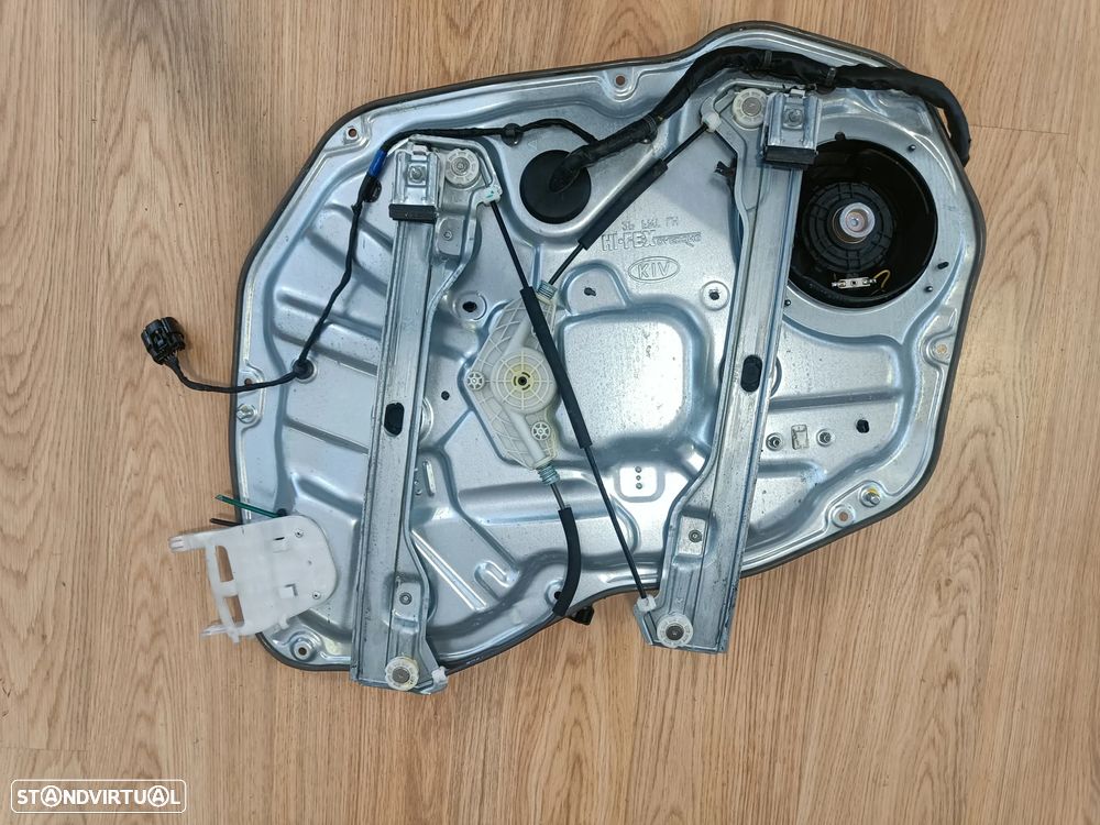 Elevador vidro frente esquerdo Kia Sorento 2011 - 2