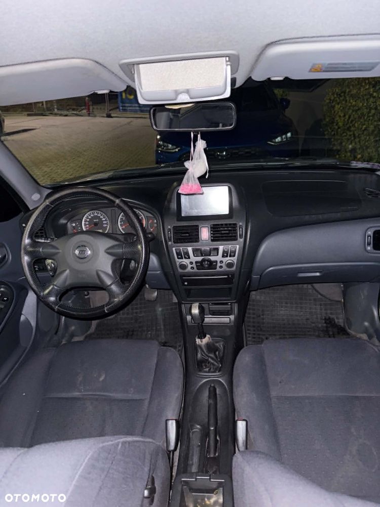 Nissan Almera - 11
