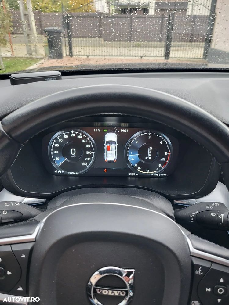 Volvo XC 60 D4 AWD Momentum - 4