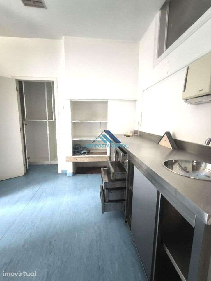 Escritório com 7 salas - Ar Condicionado - Copa - 3 Wc - Grande imagem: 3/25