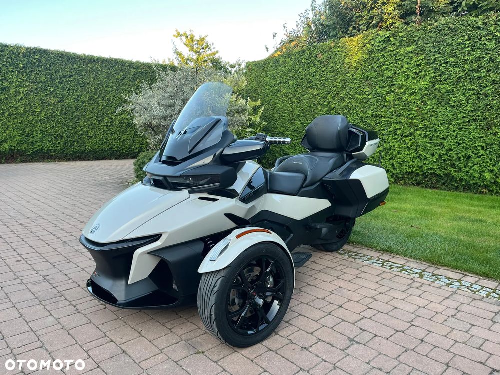 Can-Am Spyder - 1