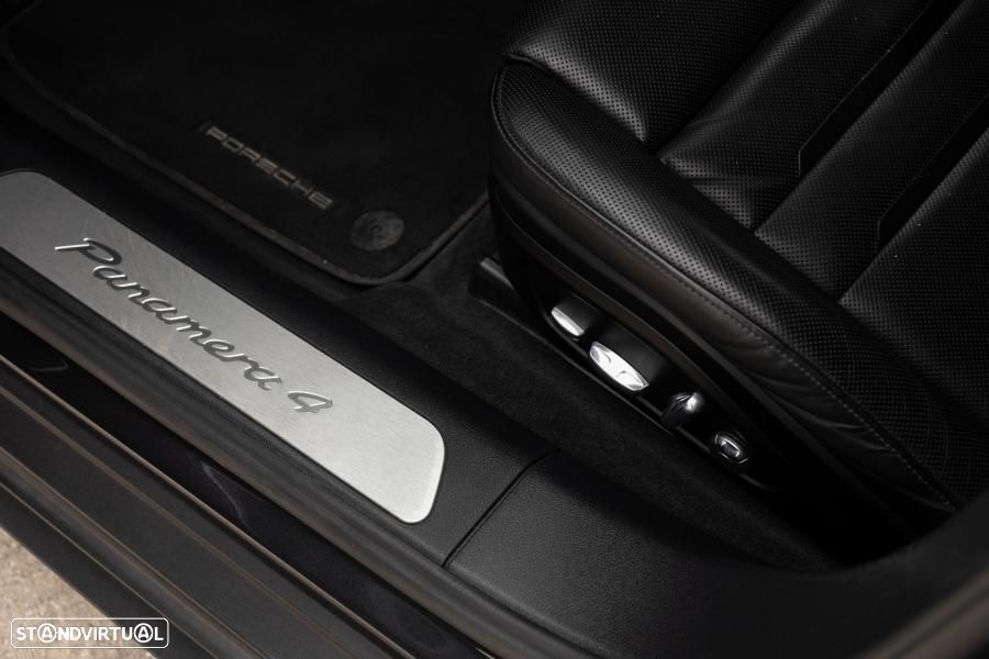 Porsche Panamera Sport Turismo 4 E-Hybrid - 25
