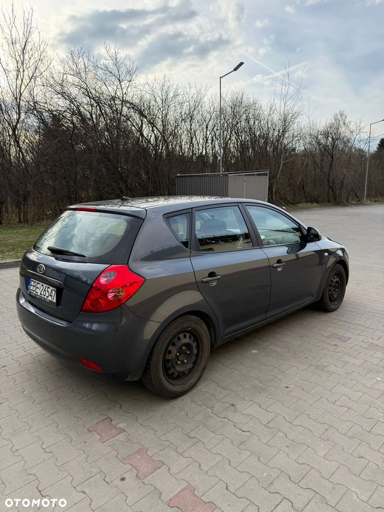Kia Ceed 1.6 Crdi Optimum + - 7