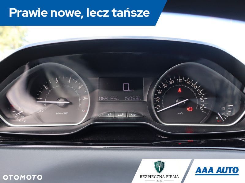 Peugeot 208 - 12