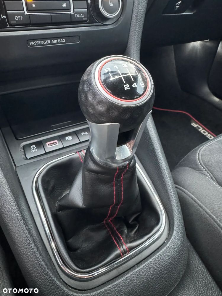 Volkswagen Golf 2.0 TDI Highline - 22
