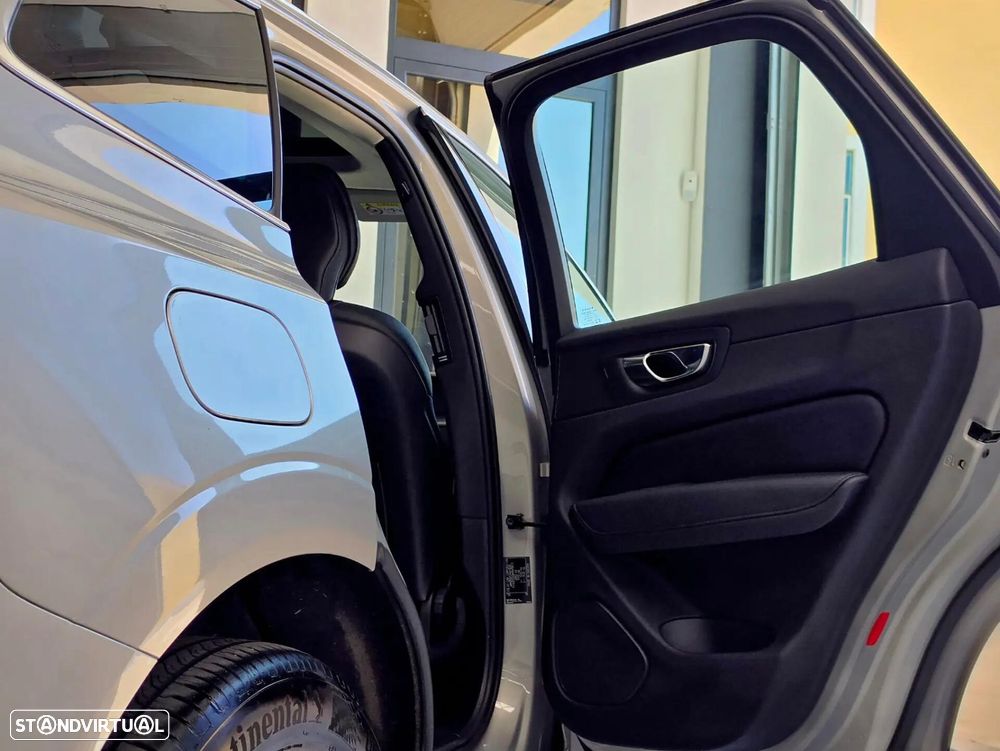 Volvo XC 60 2.0 T6 PHEV Inscription AWD - 43