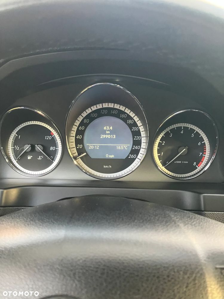Mercedes-Benz Klasa C 180 K BlueEff Avantgarde - 13