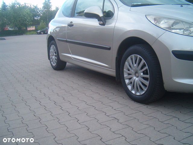 Peugeot 207 - 10