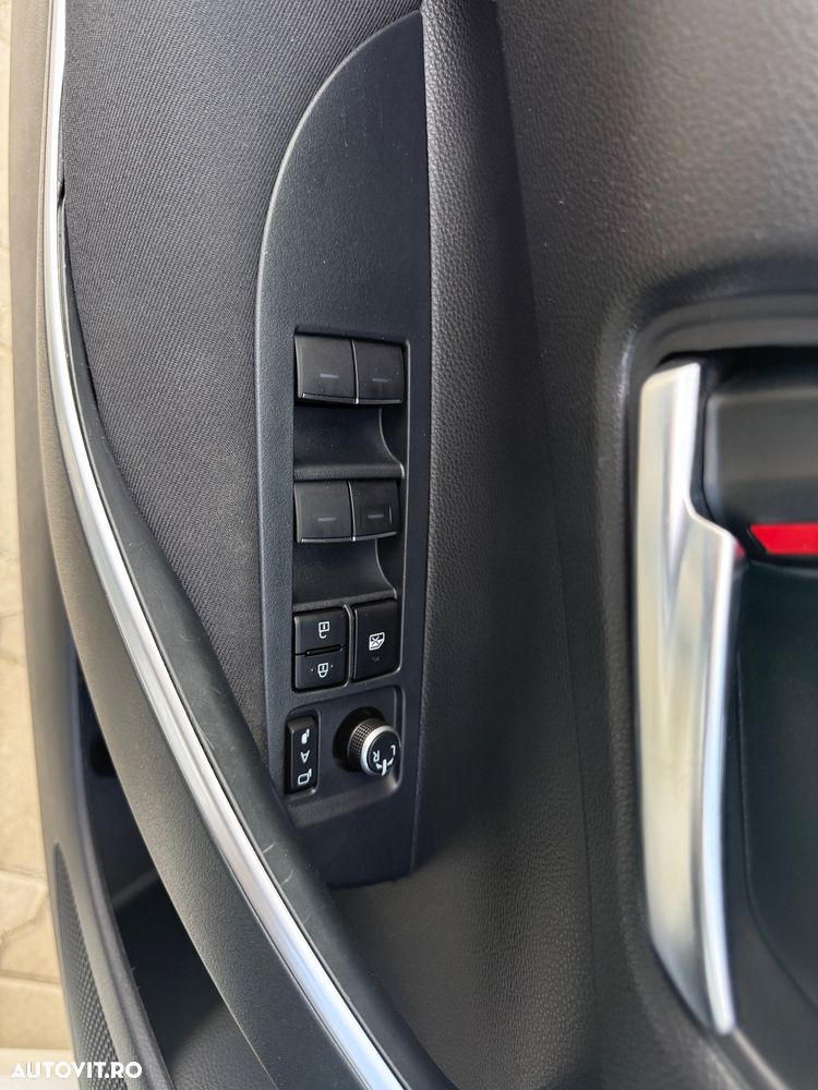 Toyota Corolla 1.8 HSD Dynamic - 13