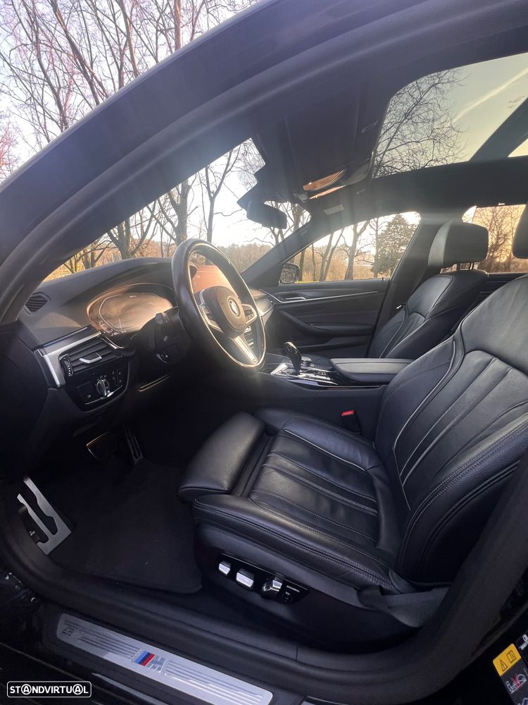 BMW 530 e Pack Desportivo M - 12