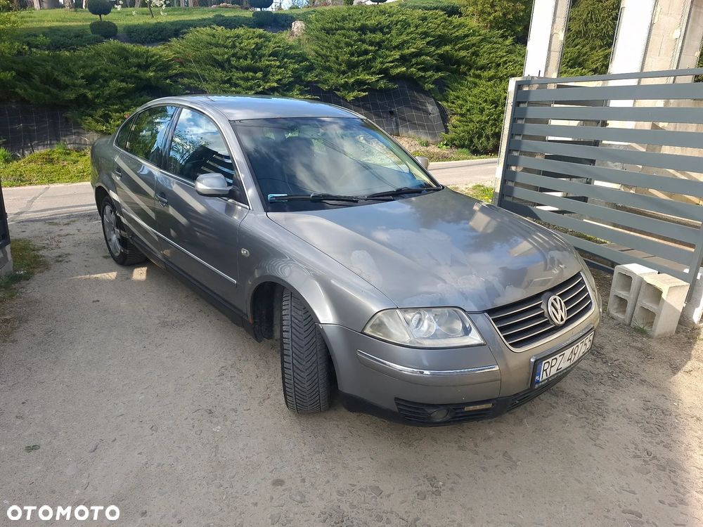 Volkswagen Passat 1.9 TDI Highline - 16