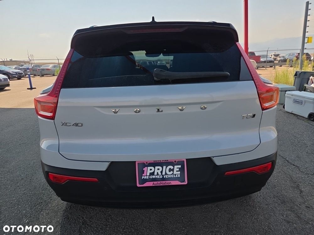 Volvo XC 40 T5 AWD R-Design - 6
