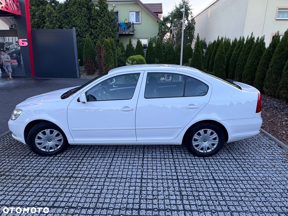Skoda Octavia 1.6 Ambiente - 7