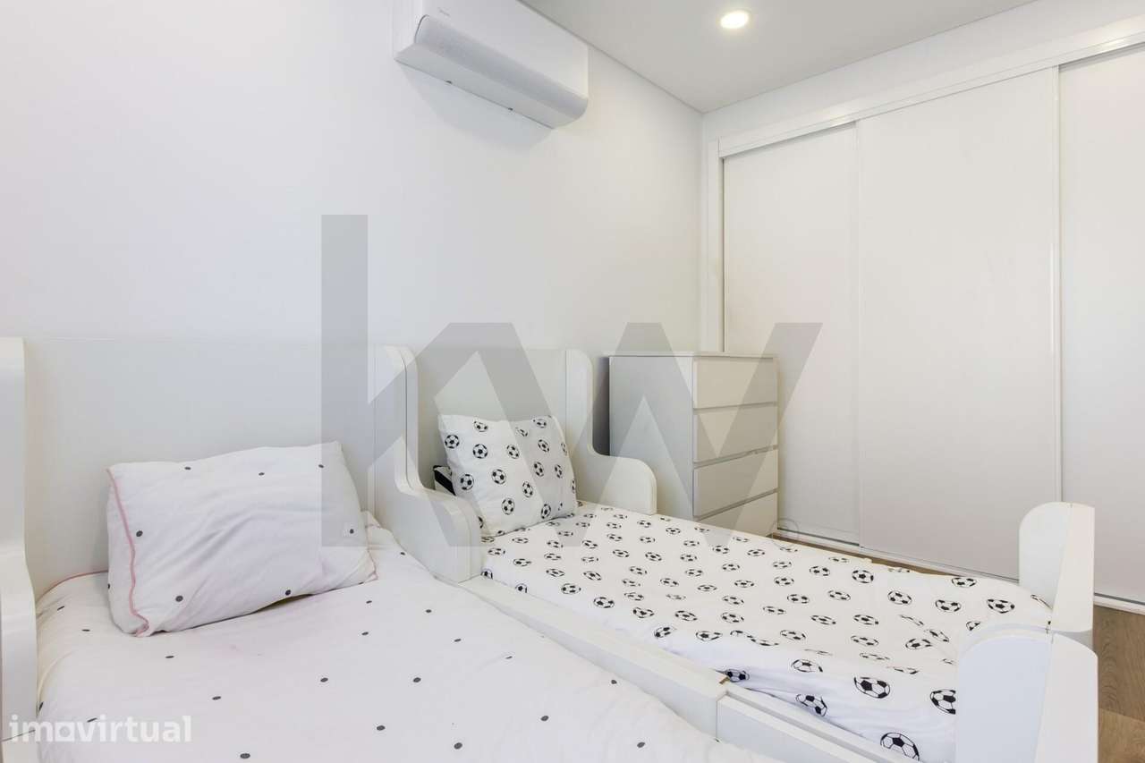 Moradia T3 Renovada para Habitação Própria - Jardim de 100m2 Belas✨ - Grande imagem: 4/34