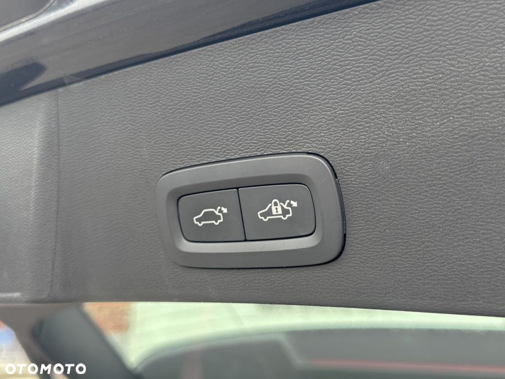 Volvo XC 40 - 33
