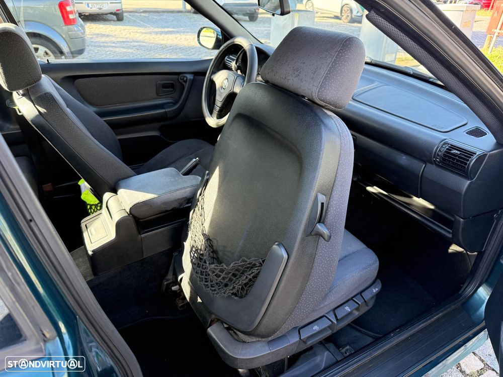 BMW 318 tds Compact - 12