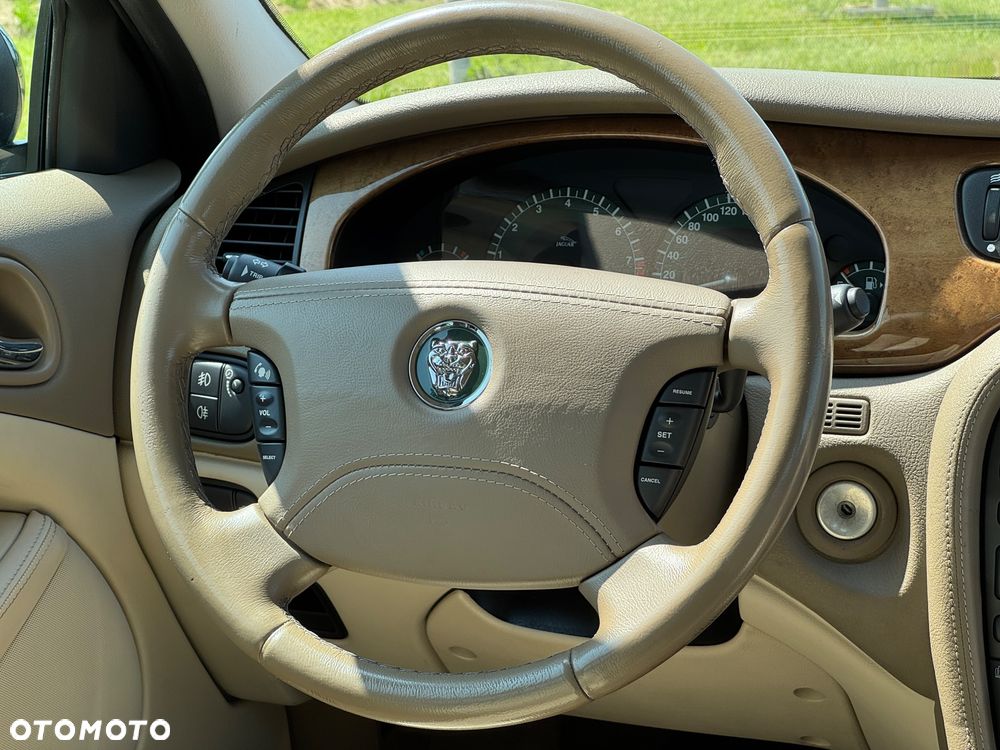 Jaguar S-Type 4.2 V8 Executive - 30