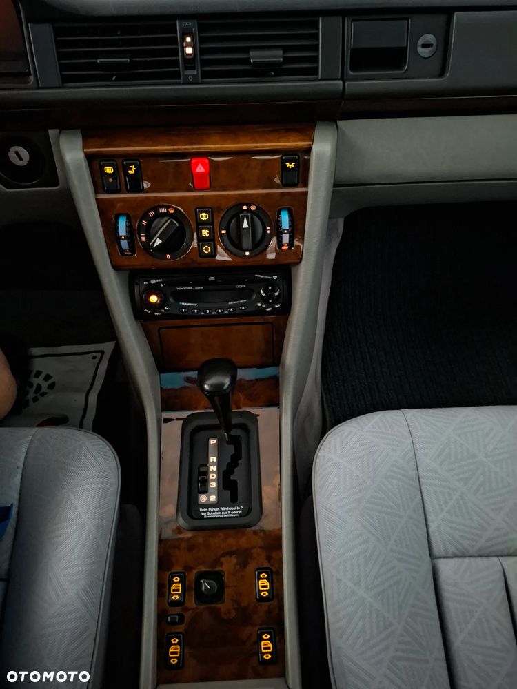 Mercedes-Benz W124 (1984-1993) - 39
