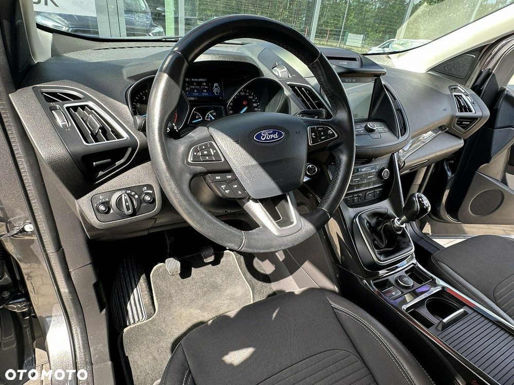 Ford Kuga 1.5 EcoBoost 2x4 Titanium - 10
