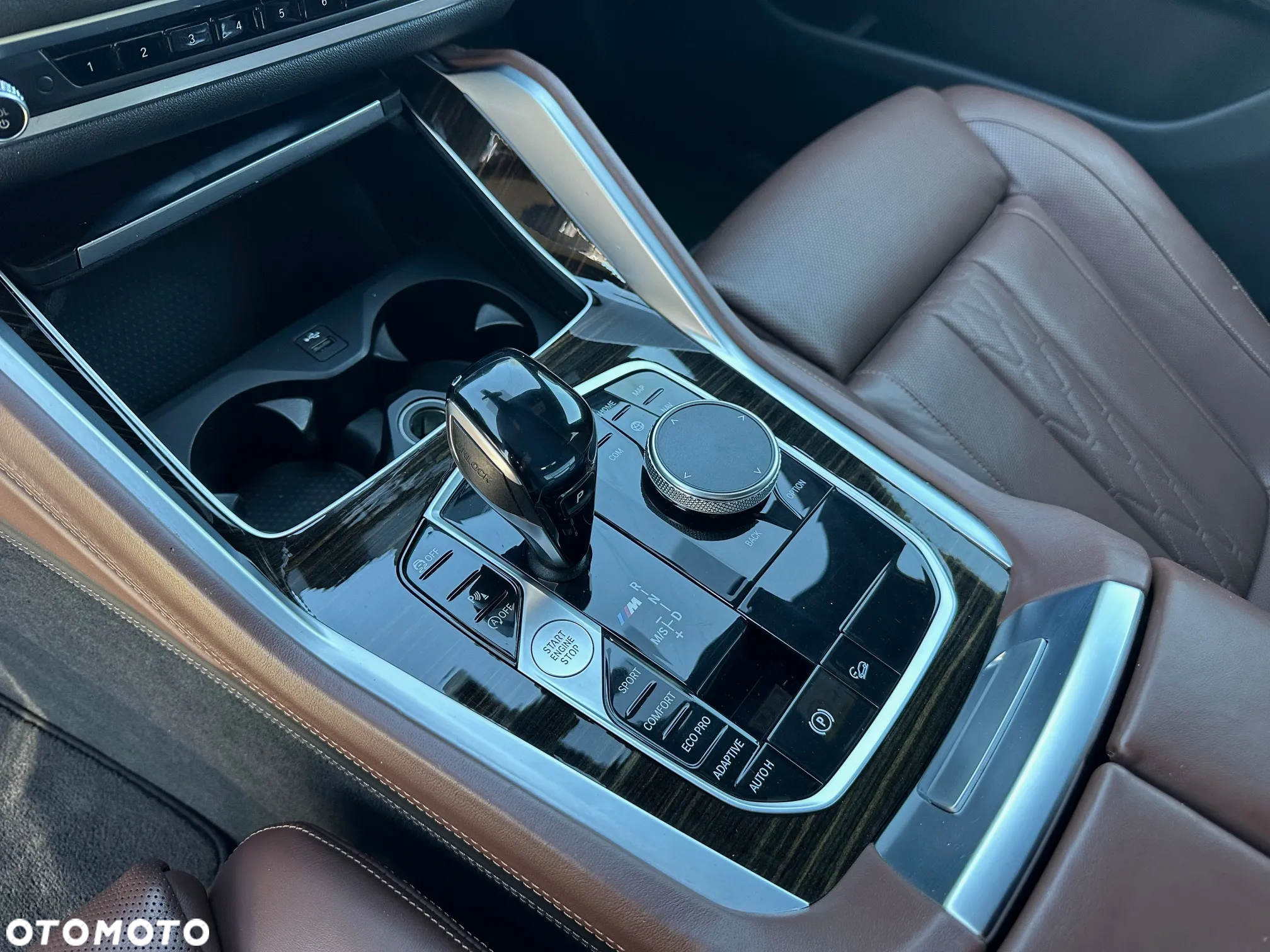 BMW X6 M50i - 12