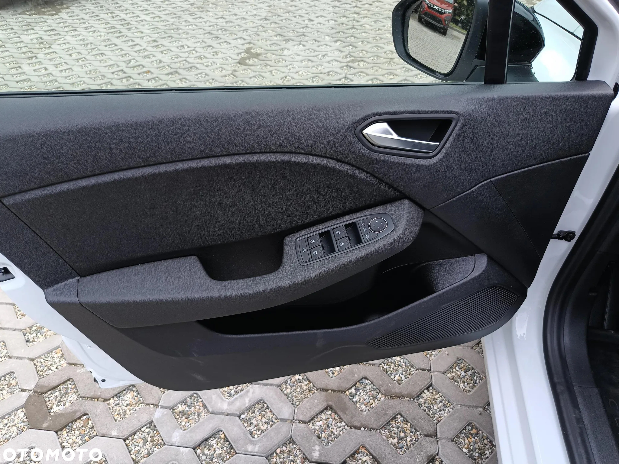 Renault Clio 1.0 TCe Evolution - 10