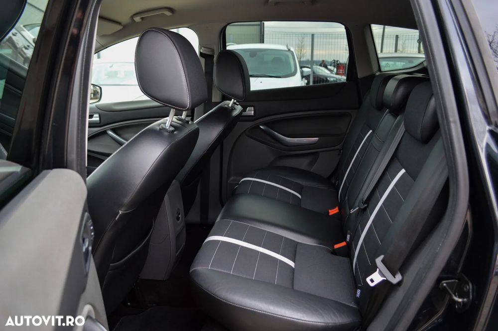 Ford Kuga 2.0 TDCi 4x4 Titanium - 12