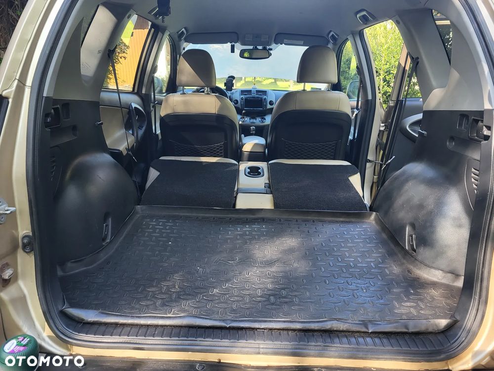 Toyota RAV4 2.2 D-4D X - 16