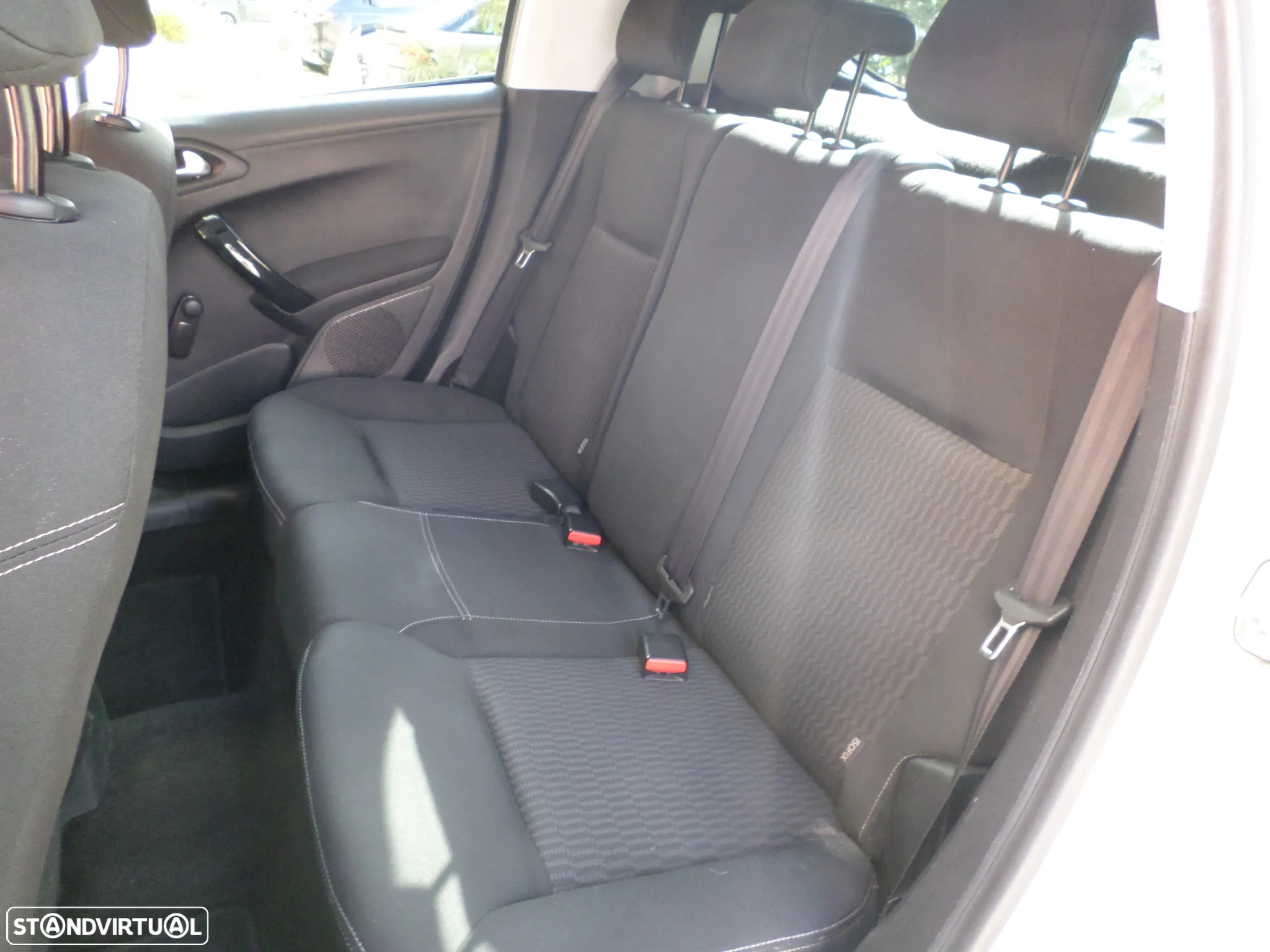 Peugeot 208 1.2 PureTech Style - 6