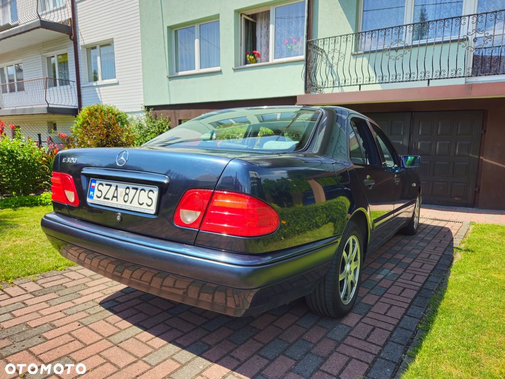 Mercedes-Benz Klasa E - 3