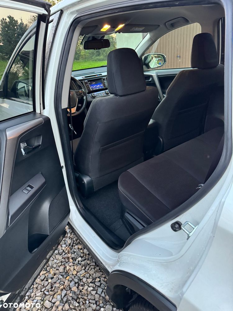 Toyota RAV4 - 8