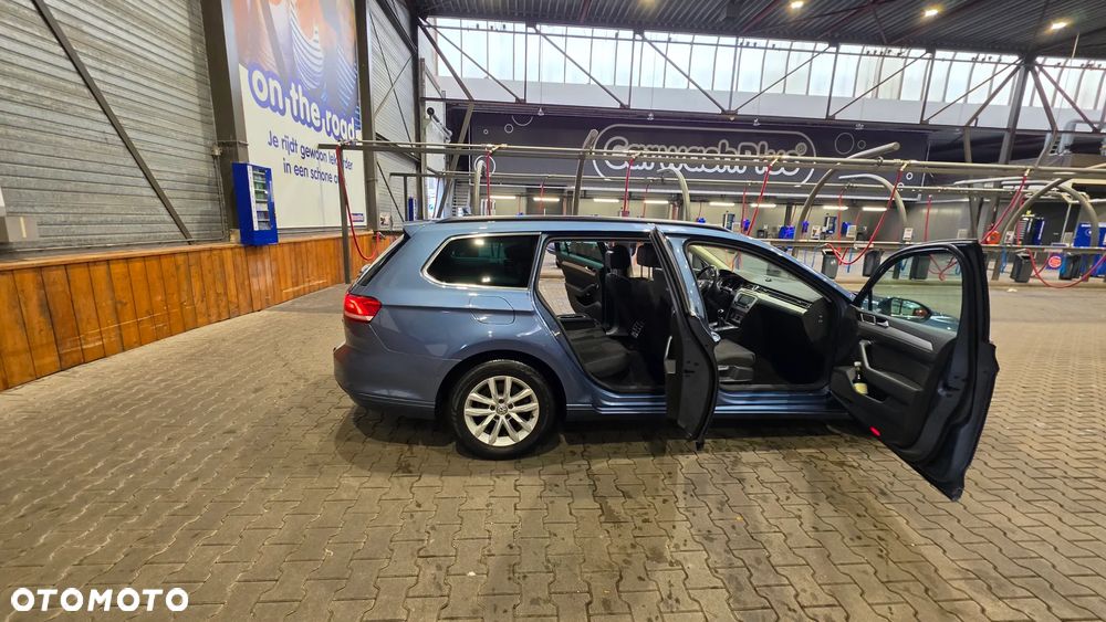 Volkswagen Passat - 23
