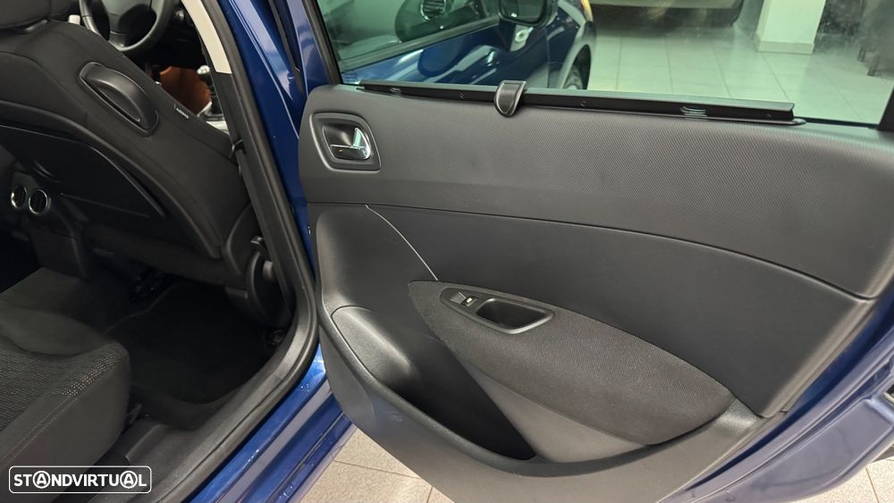 Peugeot 308 SW 1.6 HDi Sport CVM6 - 32