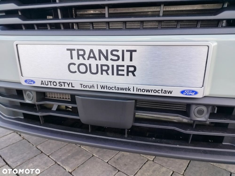 Ford Transit Courier - 31