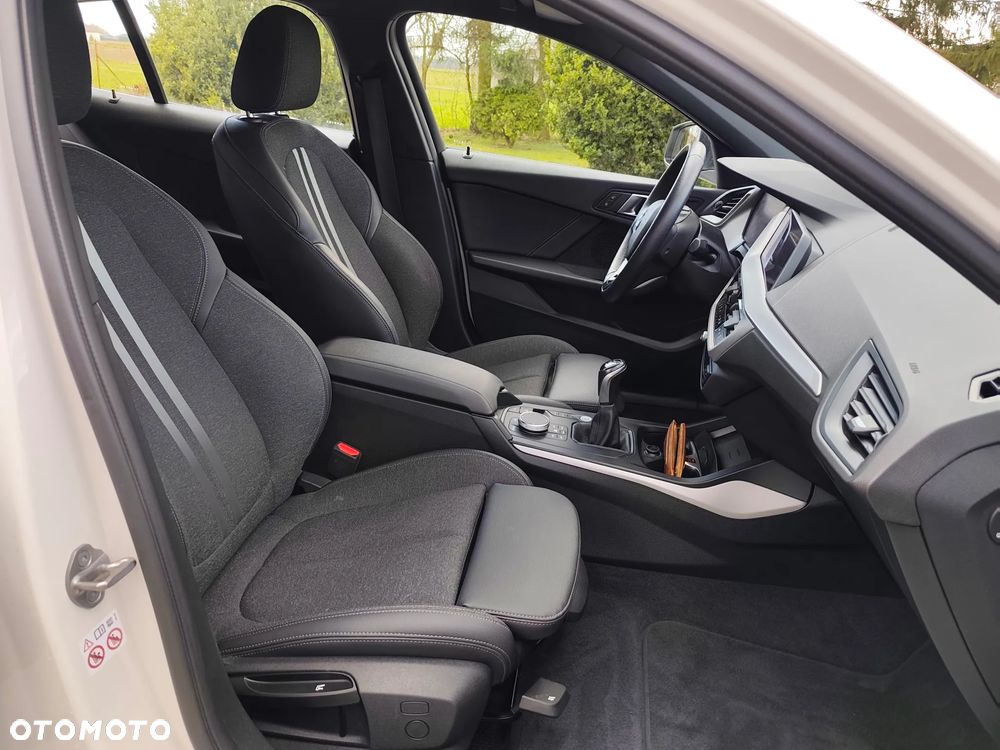BMW Seria 1 116d Sport Line Shadow - 19