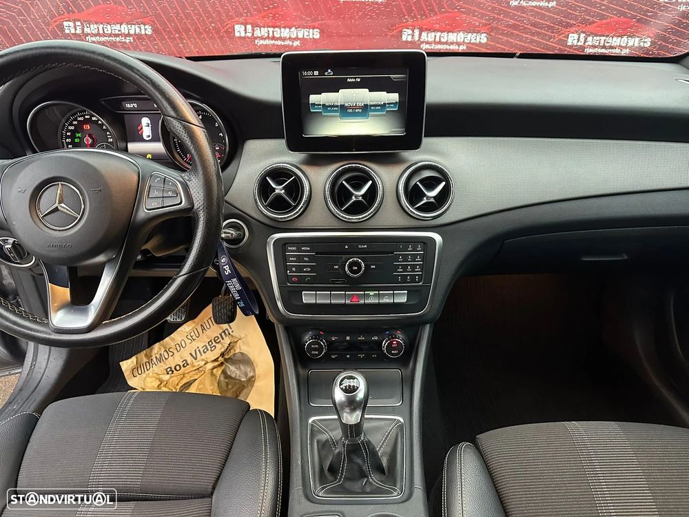 Mercedes-Benz CLA 180 d BlueEFFICIENCY Edition - 15
