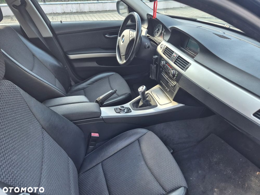 BMW Seria 3 318d DPF Edition Exclusive - 8