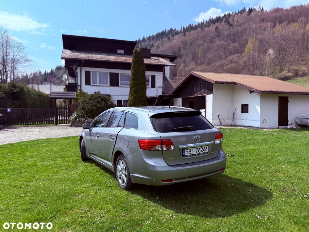 Toyota Avensis 2.0 D-4D Executive - 6