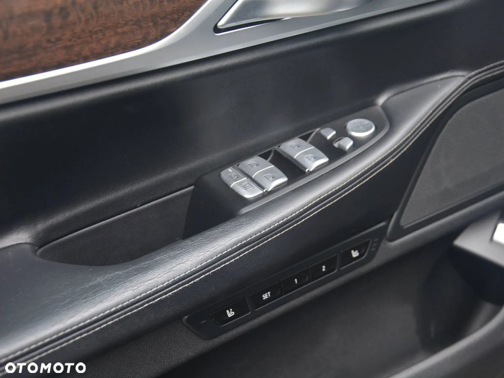 BMW Seria 7 740Le xDrive iPerformance - 7