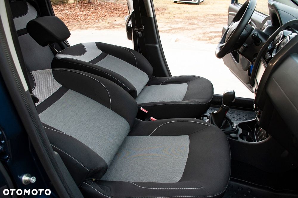 Dacia Duster dCi 110 FAP 4x2 EDC Blackshadow - 24