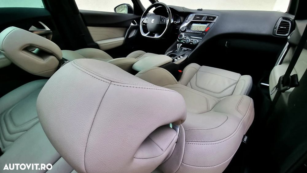 Citroën DS5 Hybrid4 EGS6 Business - 20