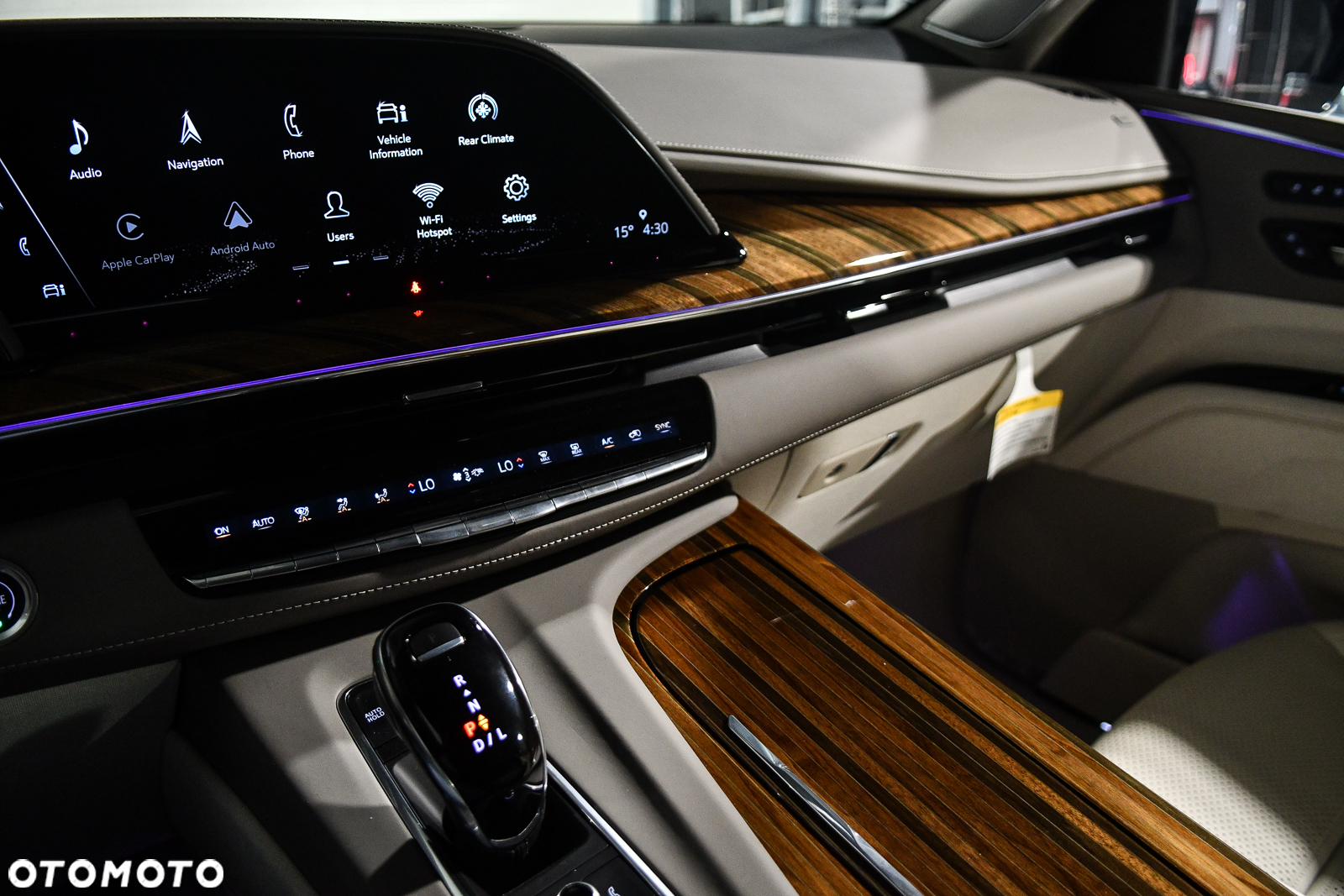 Cadillac Escalade - 33