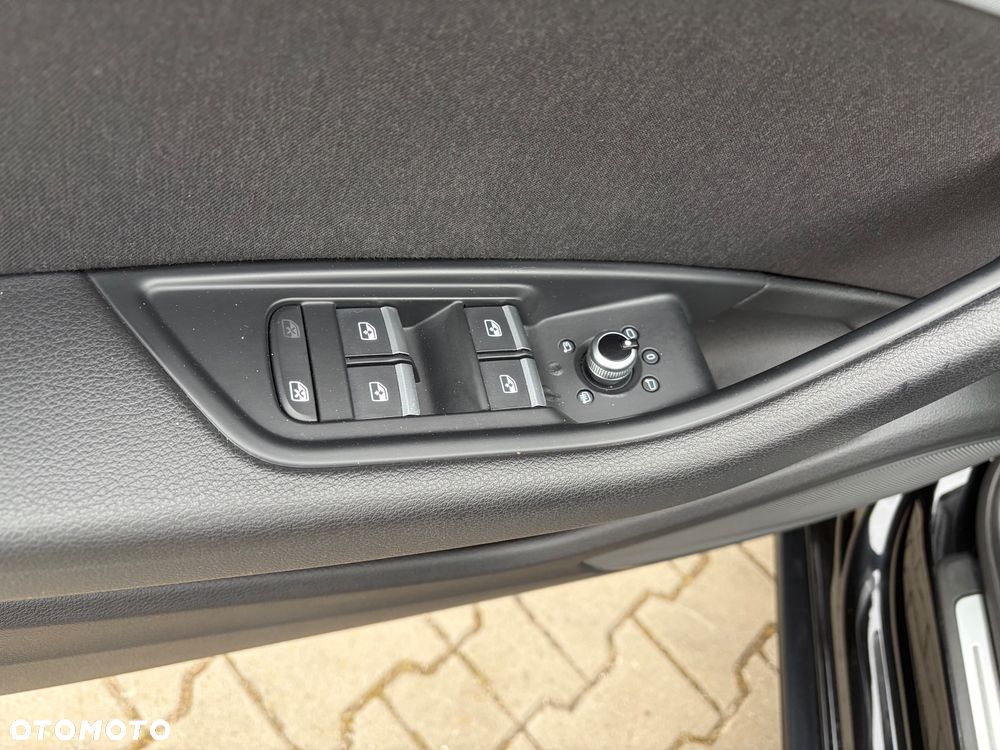 Audi A4 Avant 2.0 TDI DPF clean diesel multitronic S line Sportpaket - 18
