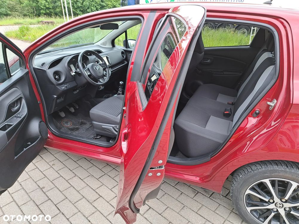 Toyota Yaris - 12