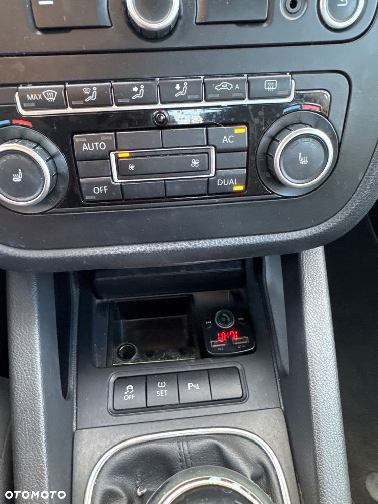 Volkswagen Jetta 1.6 TDI Trendline Optimum - 12