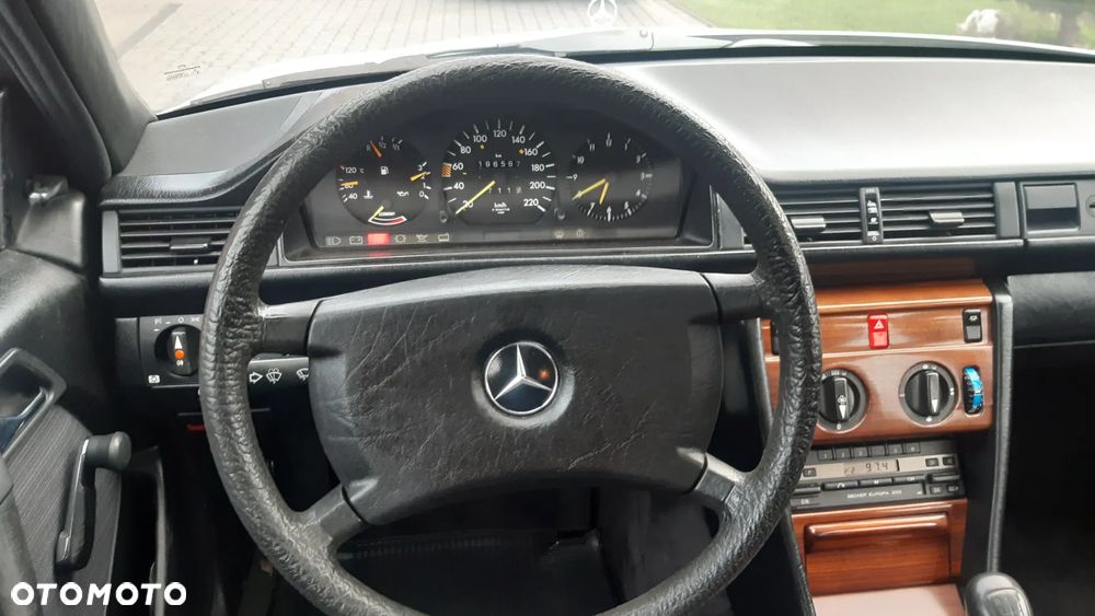 Mercedes-Benz W124 (1984-1993) - 13
