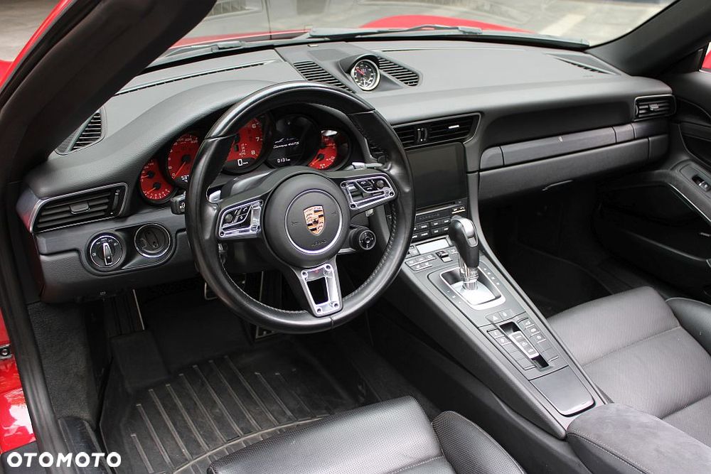 Porsche 911 Carrera 4 GTS PDK - 16